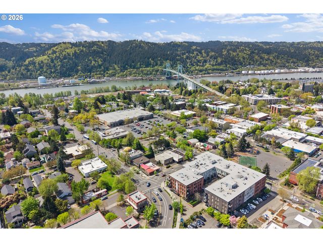 8116 N HARTMAN St, Portland, OR 97203