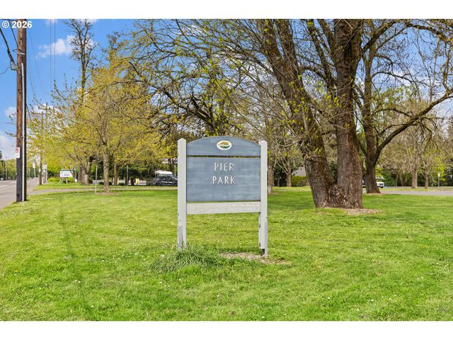 8116 N HARTMAN St, Portland, OR 97203