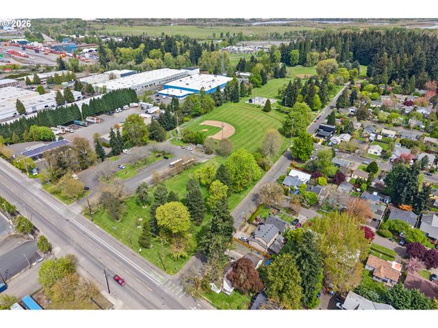 8116 N HARTMAN St, Portland, OR 97203