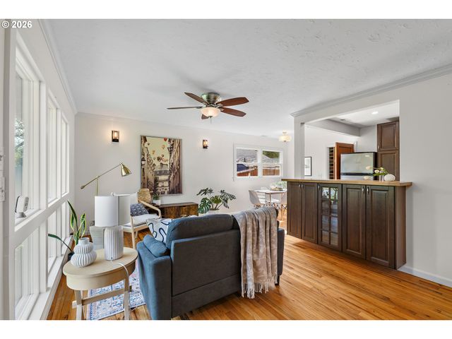 8116 N HARTMAN St, Portland, OR 97203