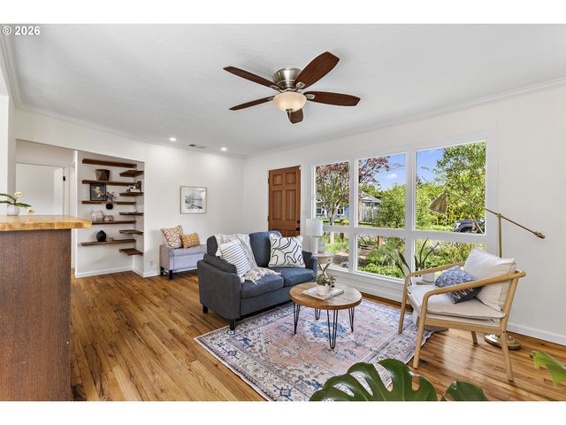 8116 N HARTMAN St, Portland, OR 97203