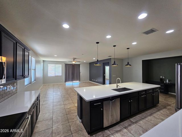 10155 W LOS GATOS Drive, Peoria, AZ 85383