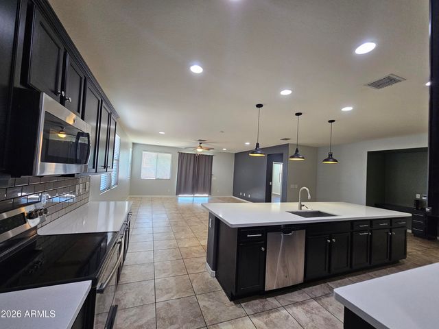 10155 W LOS GATOS Drive, Peoria, AZ 85383