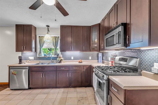 1318 Moller Road, Alvin, TX 77511