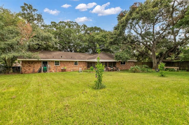 1318 Moller Road, Alvin, TX 77511
