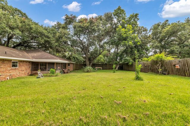 1318 Moller Road, Alvin, TX 77511