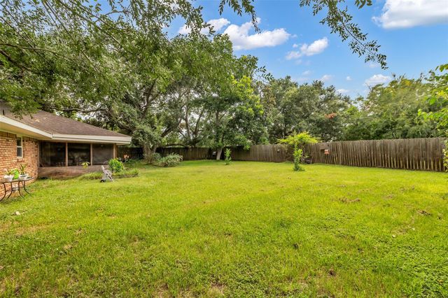 1318 Moller Road, Alvin, TX 77511