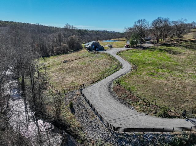875 Waterloo Rd, Westpoint, TN 38486
