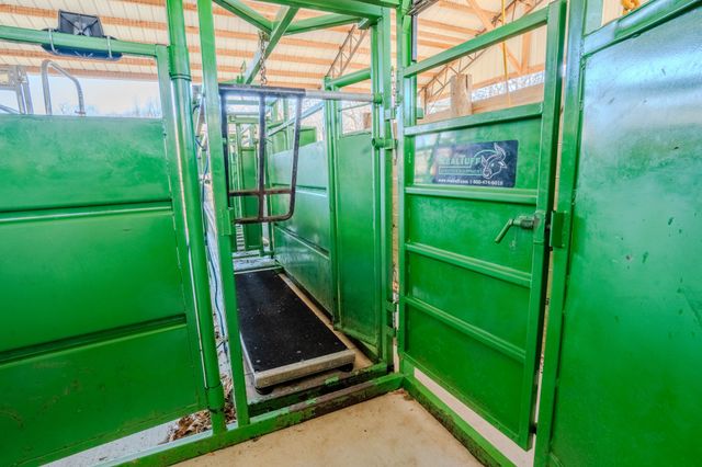 875 Waterloo Rd, Westpoint, TN 38486