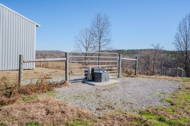 875 Waterloo Rd, Westpoint, TN 38486