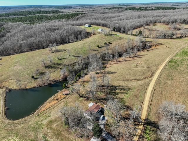 875 Waterloo Rd, Westpoint, TN 38486