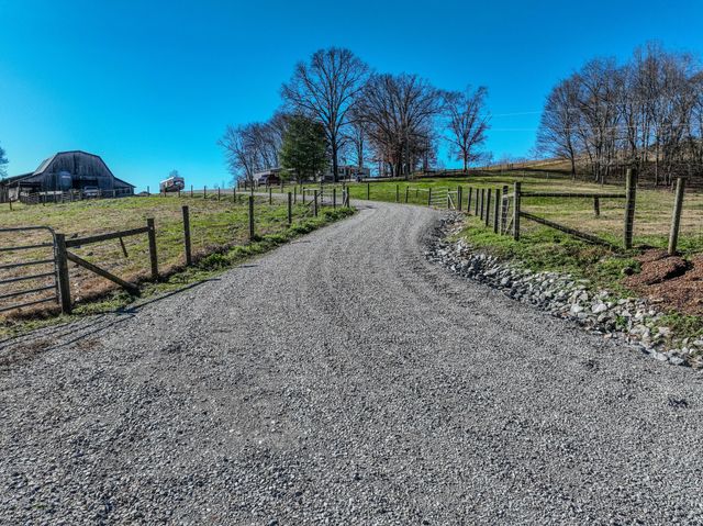 875 Waterloo Rd, Westpoint, TN 38486