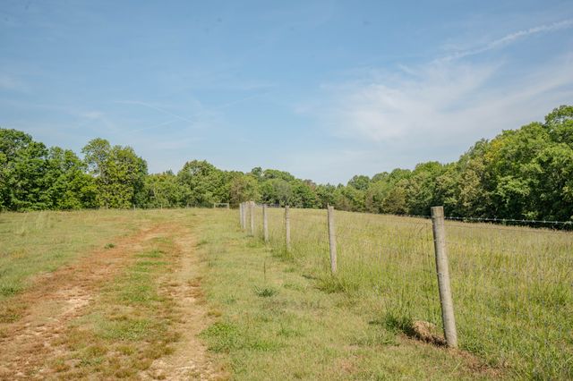 875 Waterloo Rd, Westpoint, TN 38486