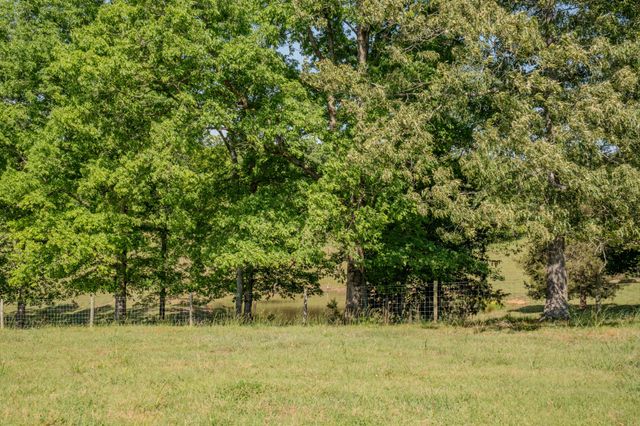 875 Waterloo Rd, Westpoint, TN 38486