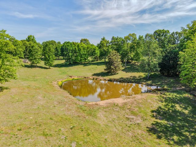 875 Waterloo Rd, Westpoint, TN 38486