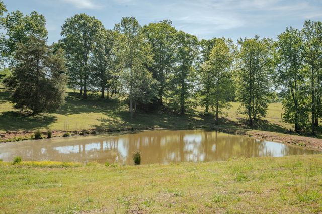 875 Waterloo Rd, Westpoint, TN 38486