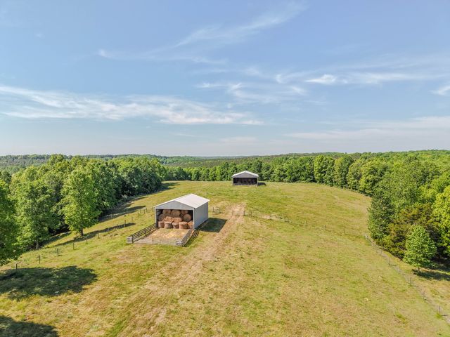875 Waterloo Rd, Westpoint, TN 38486