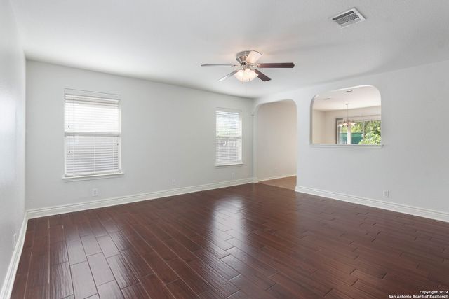 1047 Daffodil Way, San Antonio, TX 78245