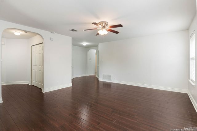 1047 Daffodil Way, San Antonio, TX 78245