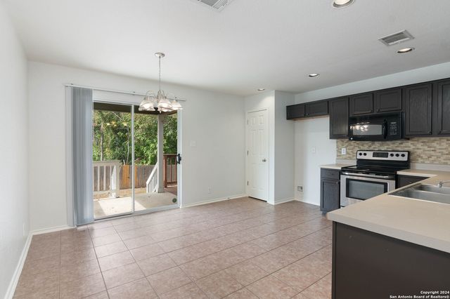 1047 Daffodil Way, San Antonio, TX 78245