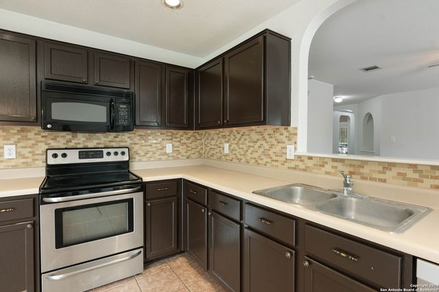 1047 Daffodil Way, San Antonio, TX 78245