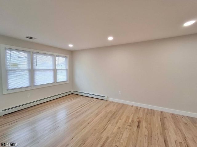 397 Lake Ave, Woodbridge Twp., NJ 07067