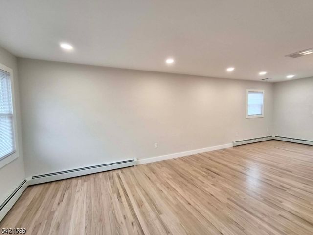 397 Lake Ave, Woodbridge Twp., NJ 07067