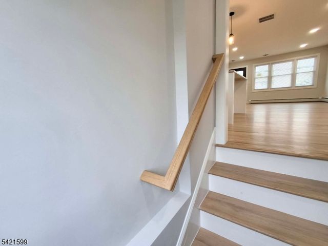 397 Lake Ave, Woodbridge Twp., NJ 07067