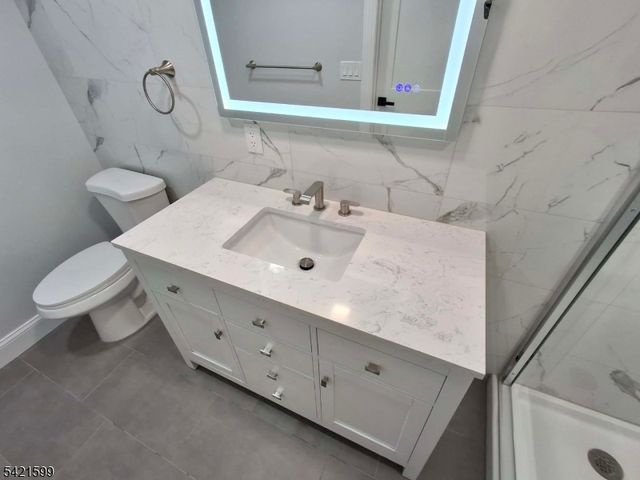 397 Lake Ave, Woodbridge Twp., NJ 07067