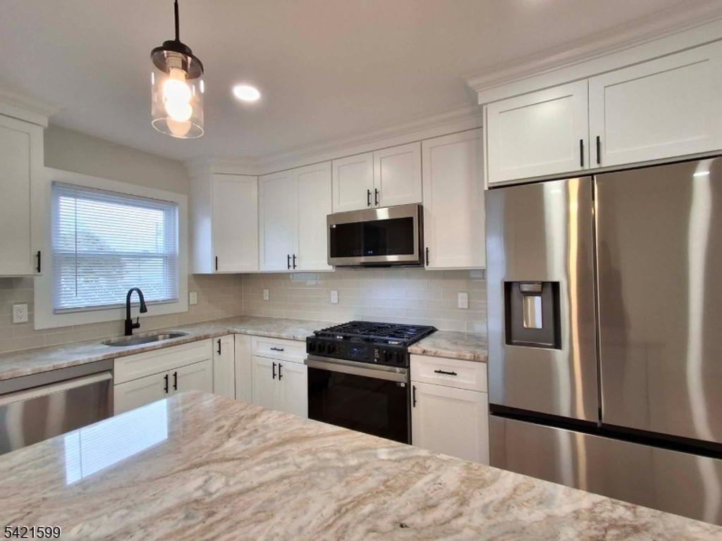 397 Lake Ave, Woodbridge Twp., NJ 07067