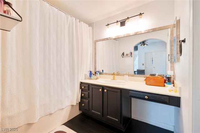 8400 White Eagle Avenue 203, Las Vegas, NV 89145