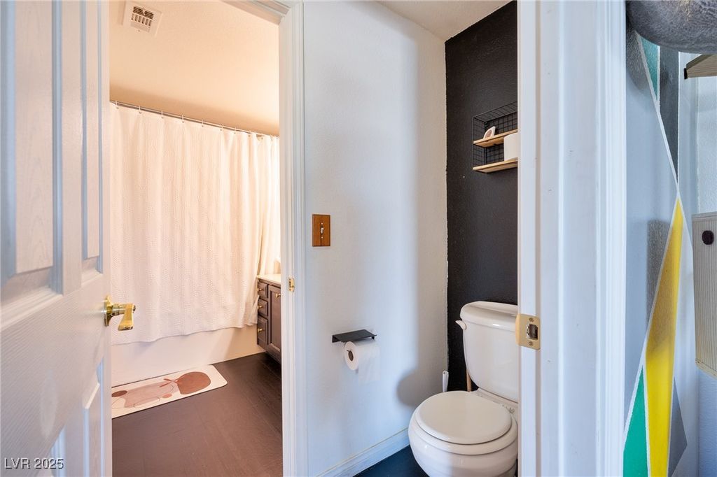 Image 20 of property listing at 8400 White Eagle Avenue 203, Las Vegas, NV 89145