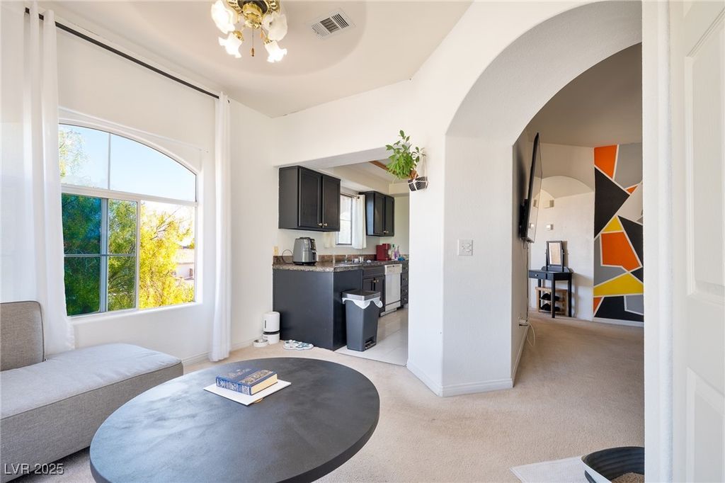 Image 9 of property listing at 8400 White Eagle Avenue 203, Las Vegas, NV 89145