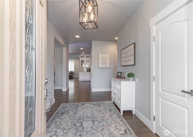 9409 9th Avenue Ct E, Tacoma, WA 98445