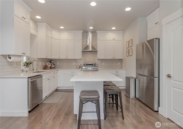 9409 9th Avenue Ct E, Tacoma, WA 98445