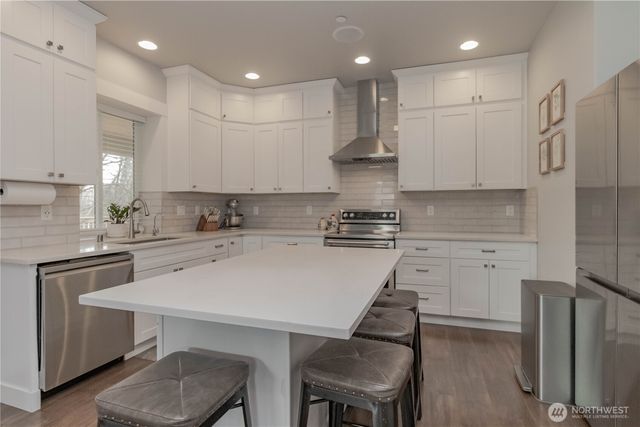 9409 9th Avenue Ct E, Tacoma, WA 98445