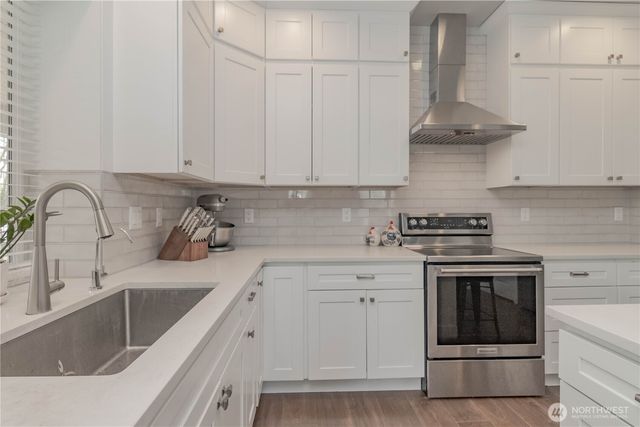 9409 9th Avenue Ct E, Tacoma, WA 98445