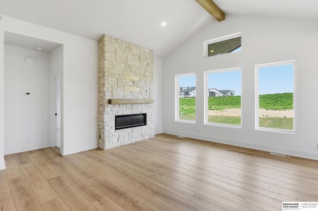 19938 Weir Street, Omaha, NE 68135