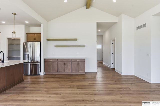 19938 Weir Street, Omaha, NE 68135