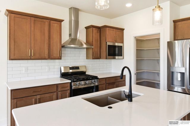 19938 Weir Street, Omaha, NE 68135