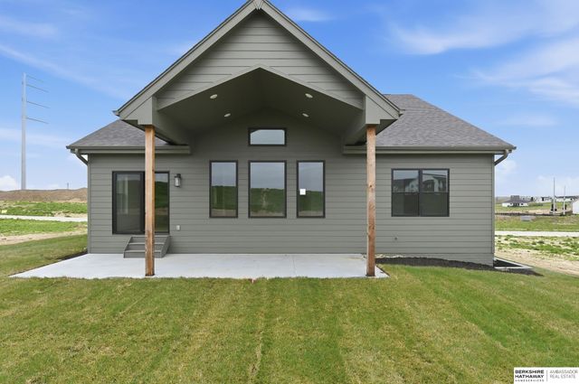 19938 Weir Street, Omaha, NE 68135
