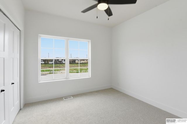 19938 Weir Street, Omaha, NE 68135