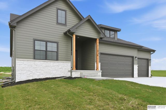 19938 Weir Street, Omaha, NE 68135