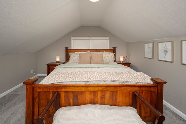 1037 22ND Street, Rock Island, IL 61201