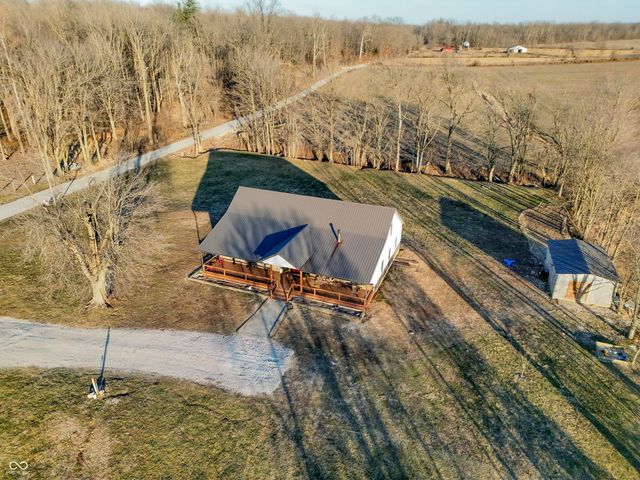 14154 Defore Road, Coal City, IN 47427