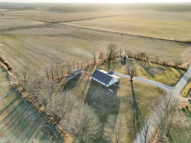 14154 Defore Road, Coal City, IN 47427