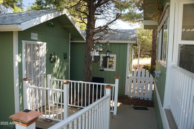 1988 Bradley Lane, Overgaard, AZ 85933