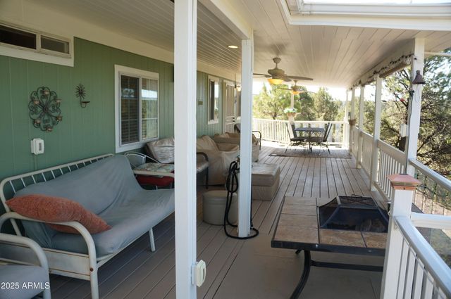 1988 Bradley Lane, Overgaard, AZ 85933