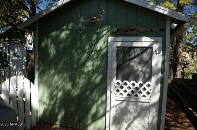 1988 Bradley Lane, Overgaard, AZ 85933