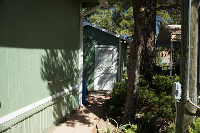 1988 Bradley Lane, Overgaard, AZ 85933